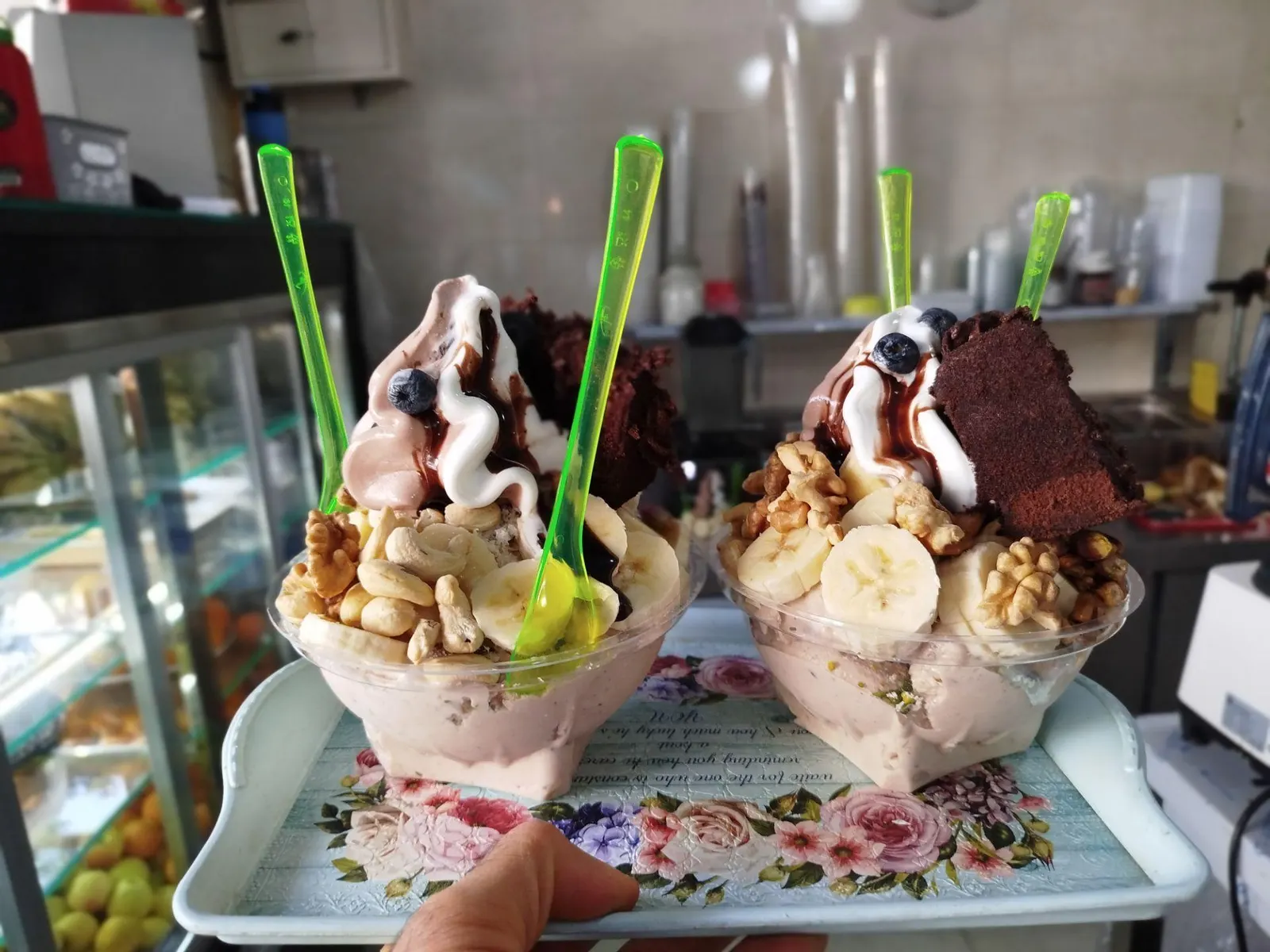 کافه بستنی رضا — عکس 2