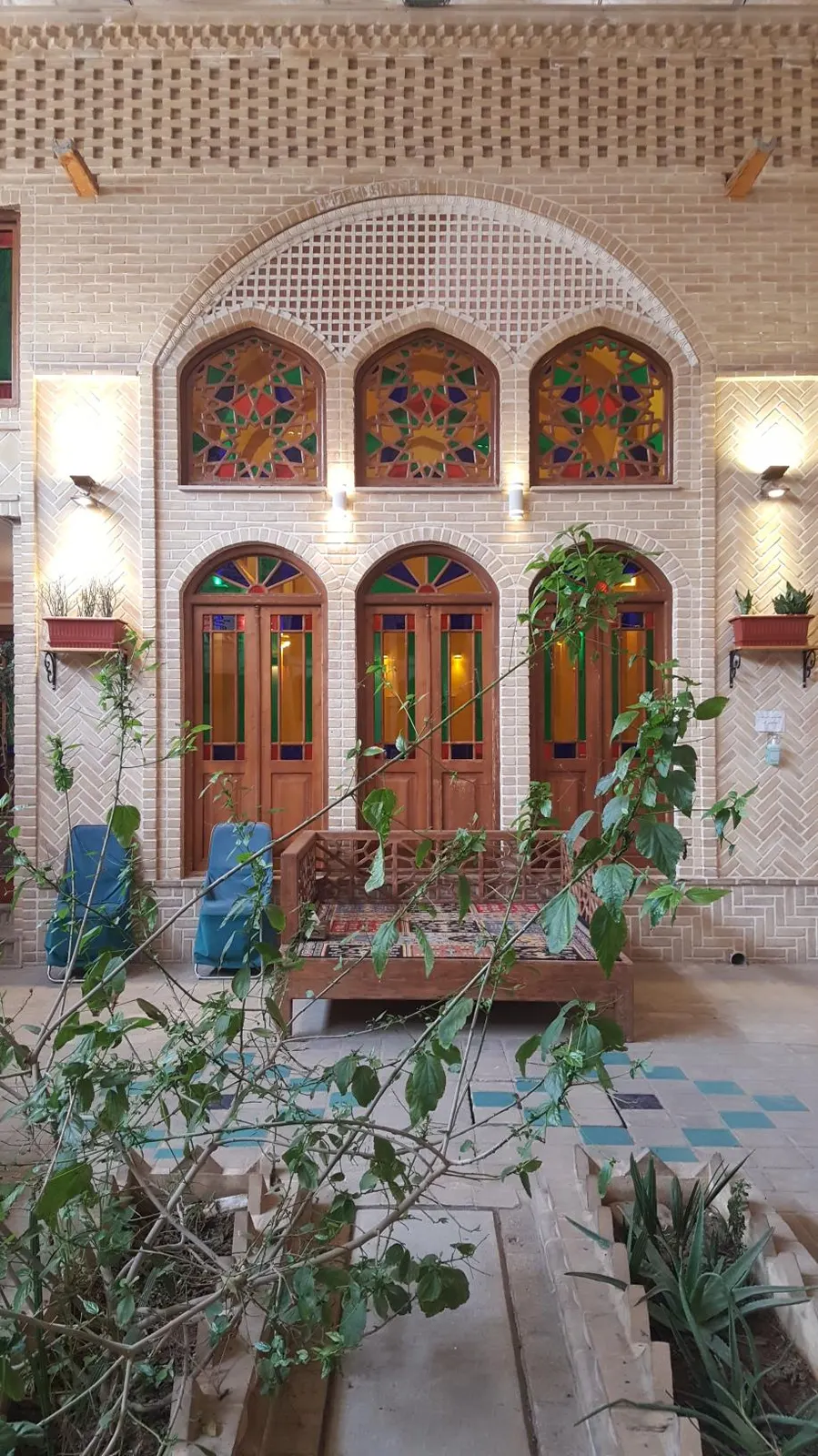 کافه رستوران عمارت بادگیر — عکس 3