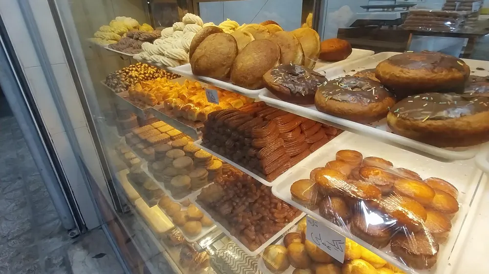 نان و شیرینی روز — عکس 1
