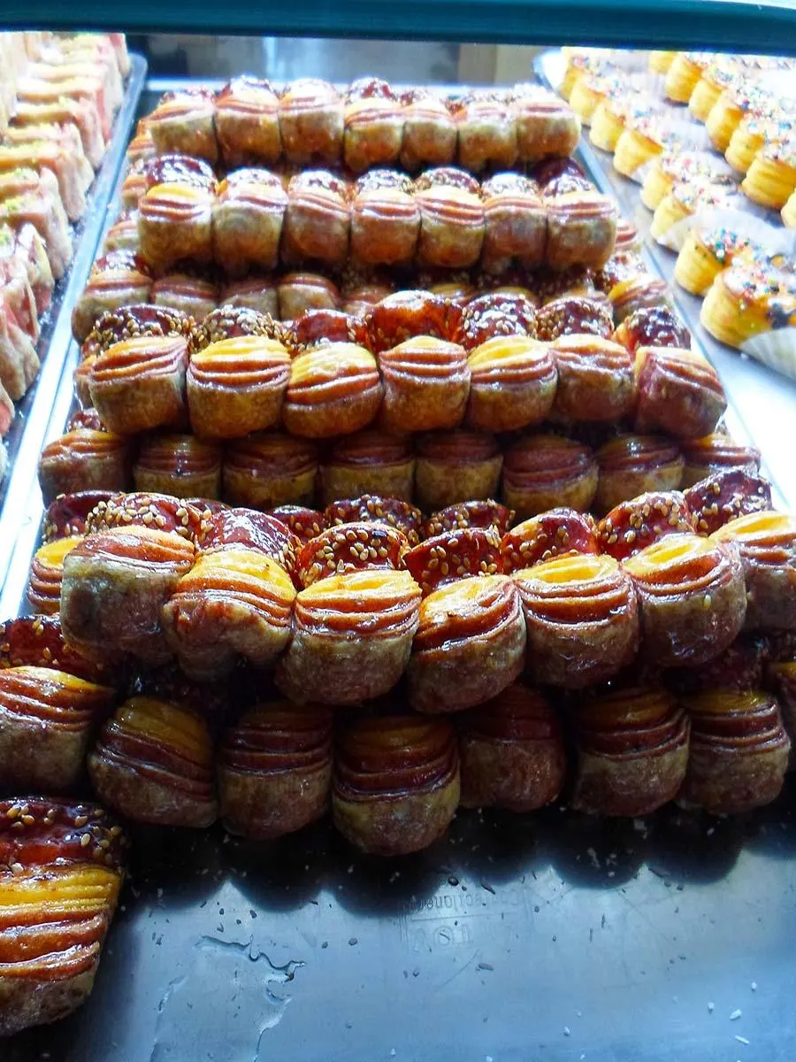 شیرینی و بستنی خیام — عکس 7