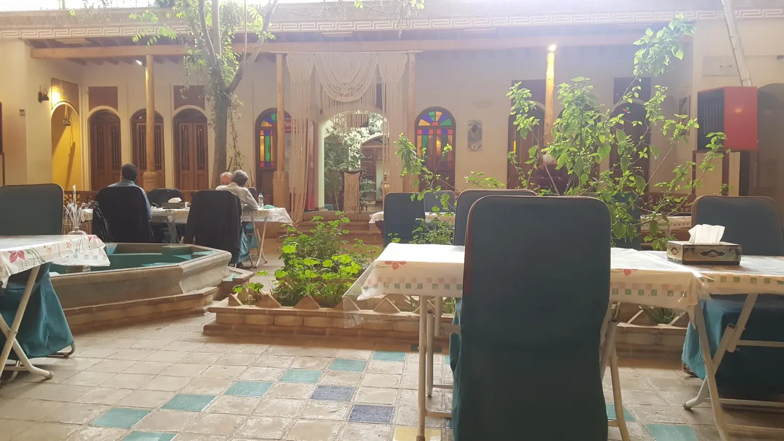 کافه رستوران عمارت بادگیر — عکس 1