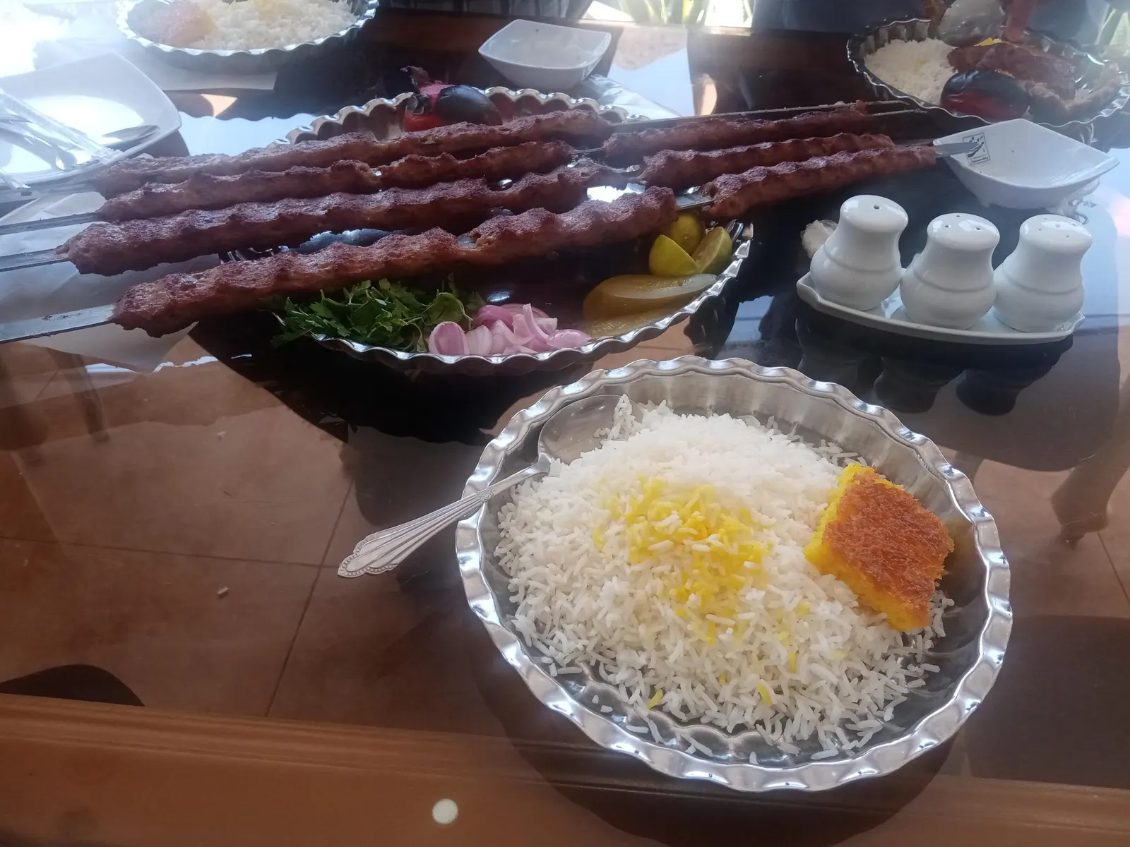 رستوران هفت خوان — عکس 1