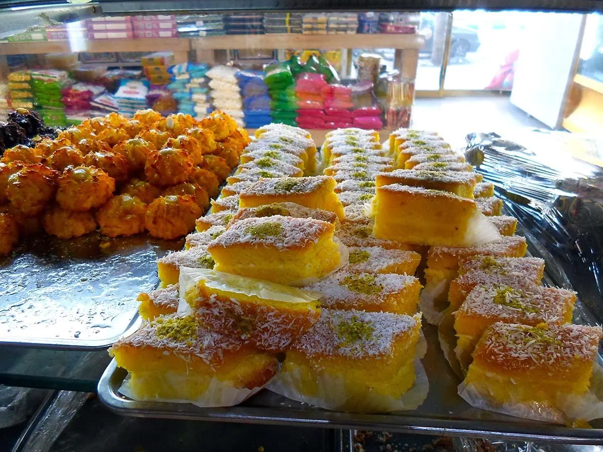 شیرینی و بستنی خیام — عکس 3
