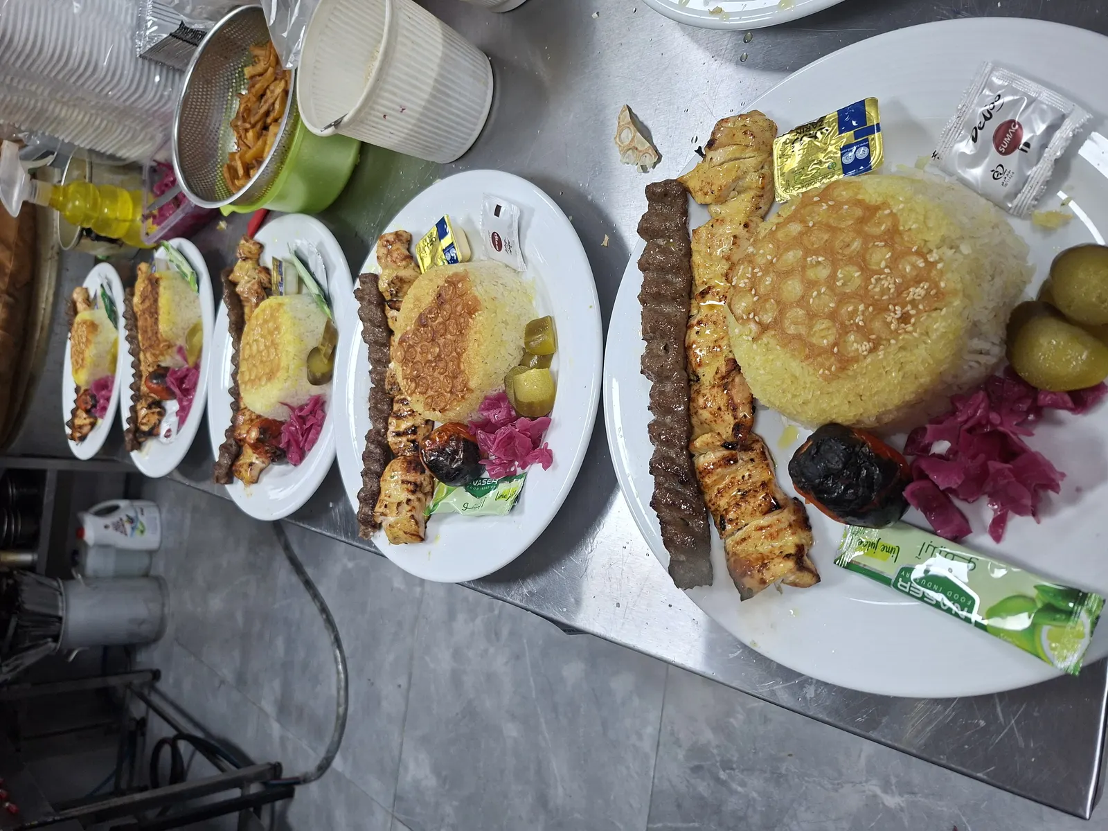 رستوران غذای سنتی و محلی حاج منصور — عکس 2