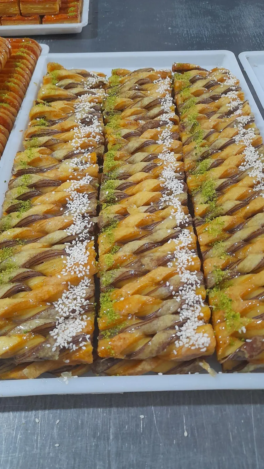 شیرینی سرای شیرین کام — عکس 3