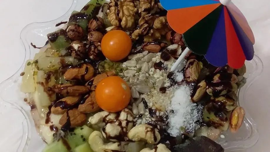 کافه بستنی و ابمیوه طبیعی جزیره — عکس 5