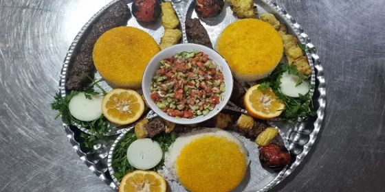 رستوران چوبی مامان لیلا