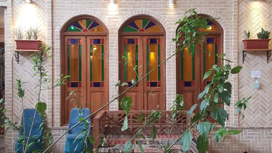 کافه رستوران عمارت بادگیر — عکس 6