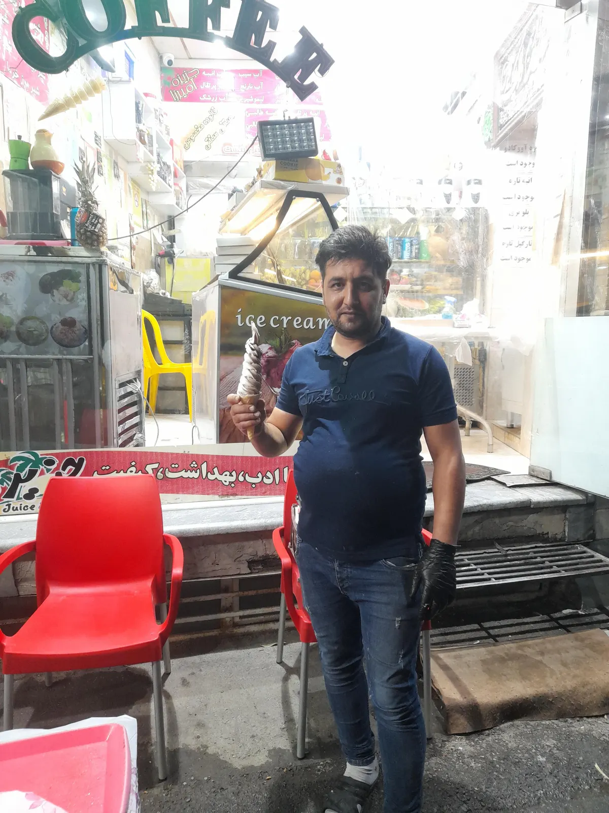 کافه بستنی و ابمیوه طبیعی جزیره — عکس 1