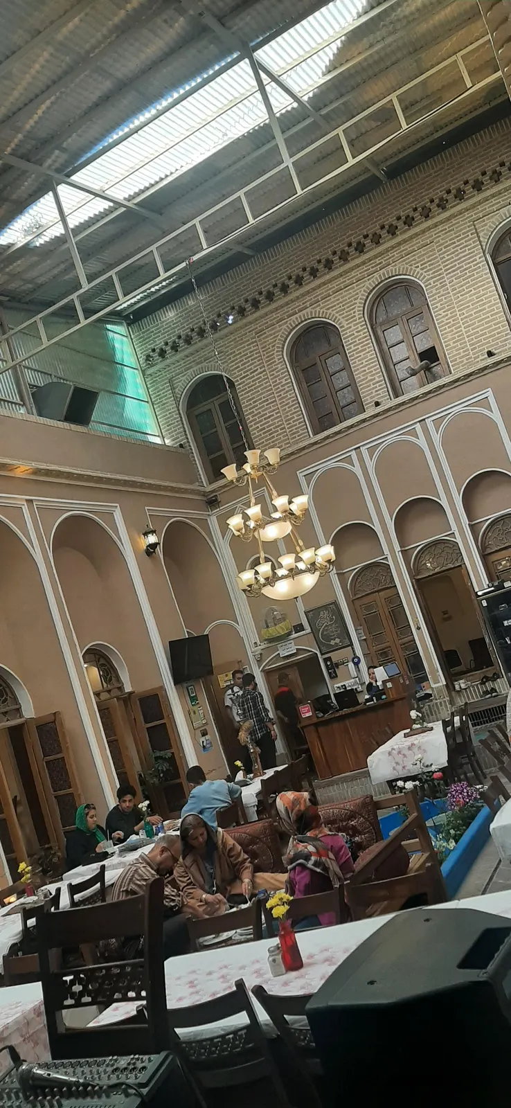 رستوران سنتی عمارت عقیق — عکس 7