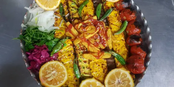 تهیه غذای ان دو شهناز — عکس 1
