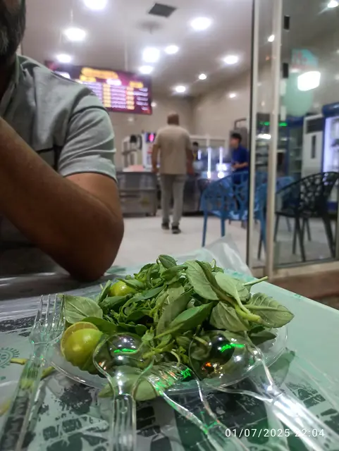 کبابی چشمبین